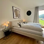 Golden Ridge Apartment