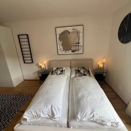 Golden Ridge Apartment