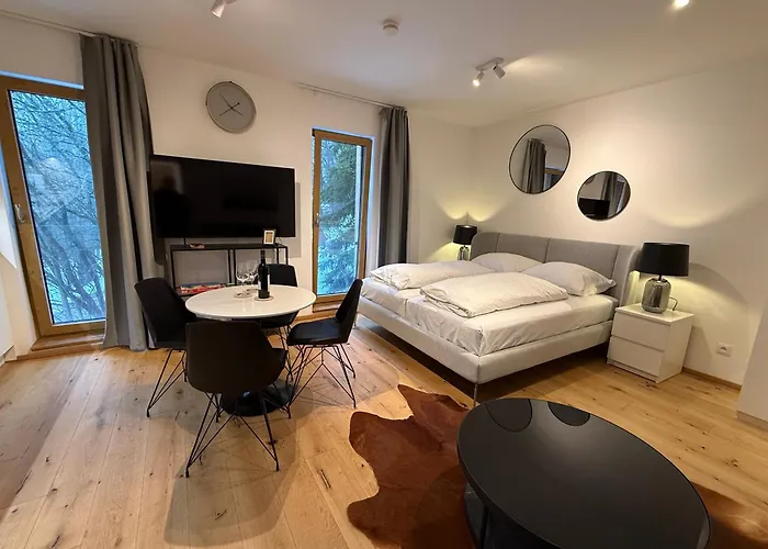 Golden Ridge Apartment